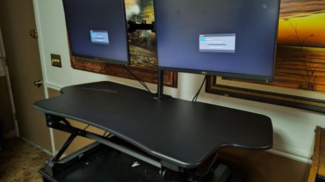 2-25-inch-dell-monitors-with-cables-125-00-c-1446466895_large-2.jpg