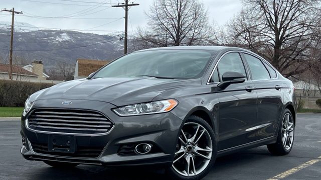 2016-ford-fusion-titanium-4dr-sedan