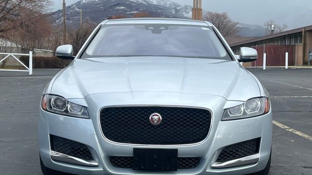 2016-jaguar-xf-35t-prestige-4dr-sedan
