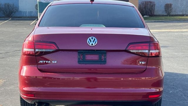 2016-volkswagen-jetta-1-4t-se-4dr-sedan-6a-w-connectivity