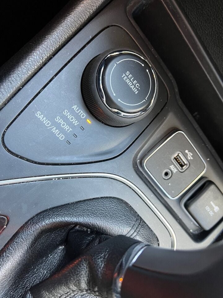 2019-jeep-cherokee-latitude-4×4-4dr-suv