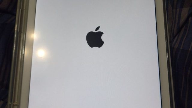 ipad-pro-9-7-128-gb-225-00-electronics-table-301040026_large-2.jpg