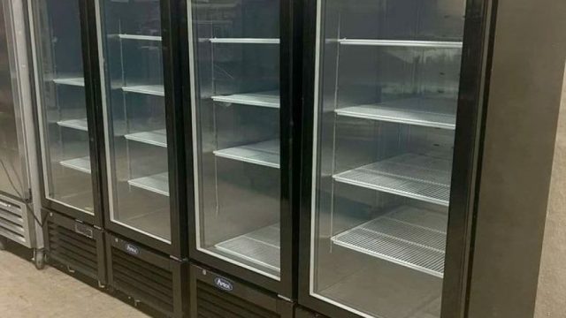 single-glass-door-refrigerator-650-00-applianc-993092496_large-2.jpg
