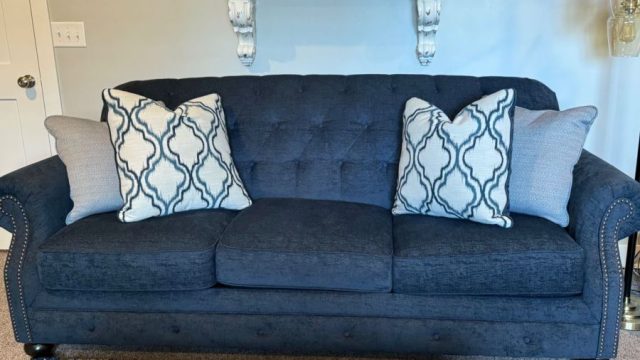 two-beautiful-like-new-sofas-750-00-furnitur-1166325075_large-2.jpg